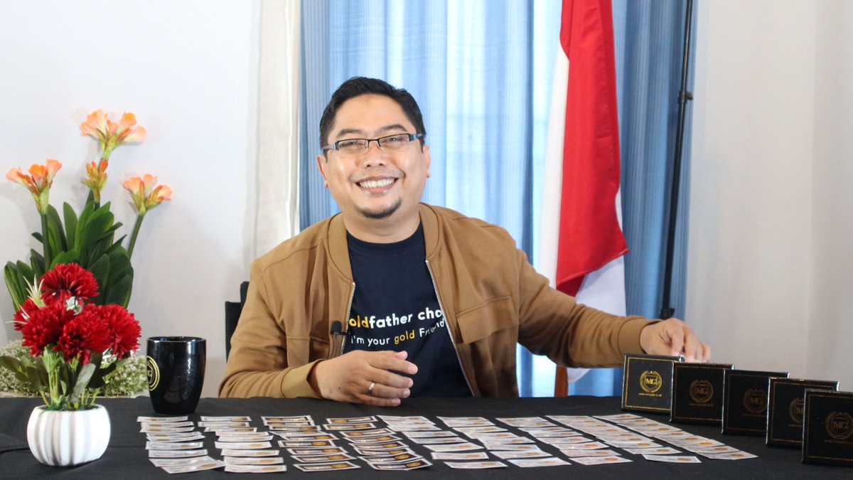 MiniGoldID's tweet photo. Udah gak sabar dong, buat ikutan Giveaway dengan total 1000 keping emas bersama MiniGold? Subscribe dulu deh channel youtubenya. Nanti akan ada hubungannya dengan salah satu video yang akan dishare di youtube. Jangan sampai ketinggalan : https://t.co/oXduOq71tx https://t.co/tifEZGREHi