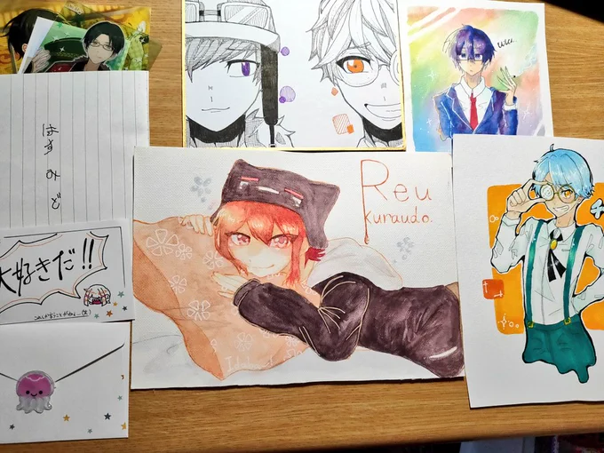 れぐちゃんんんんんんんんんありがとう届いたよー!!!!!こんな入ってるとは思わなかったw
大好きだ!!!!! 