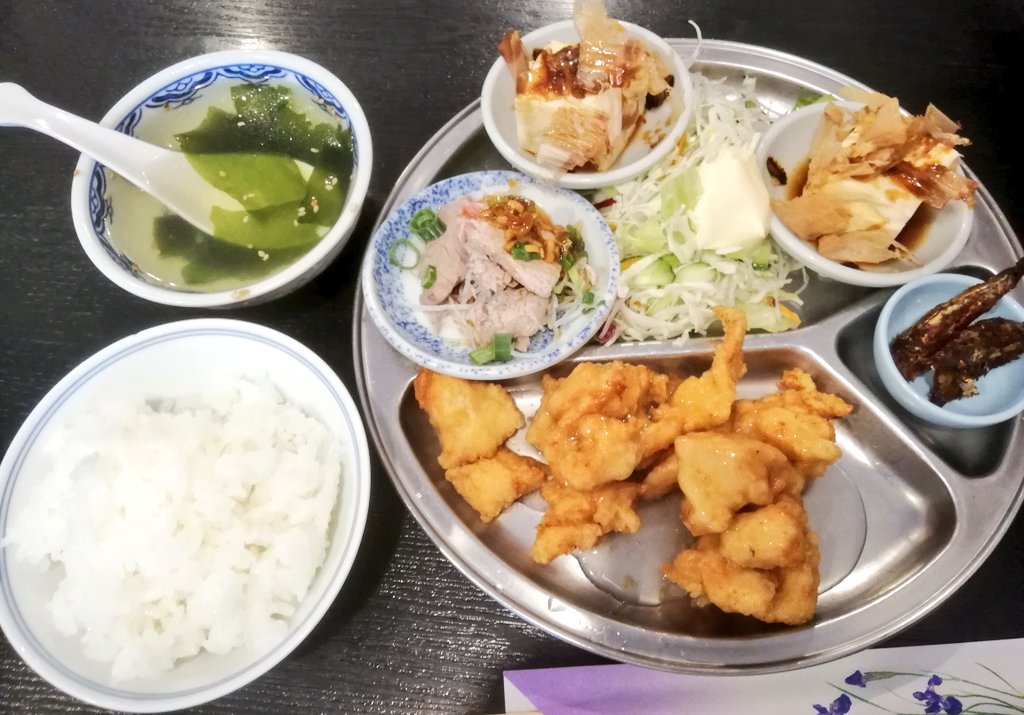 Gentille ジャンティー 人気の店が昨年急に閉じられたのを前を車で通る度に残念に思ってた でも再開されてるのをネットのグルメルポで知り訪問 相変わらずいい食材を使ってるから美味しいなぁ 量も凄っ 前は魚一尾丸揚げに小皿がつくという日も