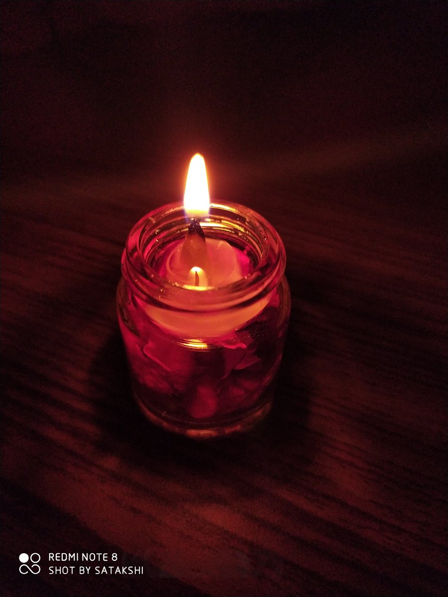 Satakshi0413's tweet photo. So i made this water candle by using acrylic paint bottle... ❤🕯

How's it? 😍 https://t.co/vxsUTScwOo
