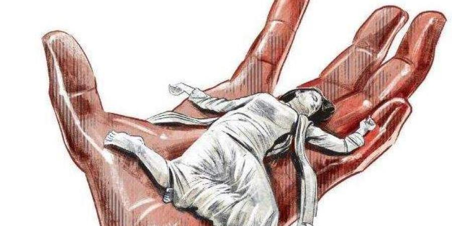 KotwalMeena's tweet photo. पूरा मामला-

हाथरस में 19  साल की लड़की से 4 सवर्णों ने गैंगरेप किया, पुलिस ने मामले को दबाने की कोशिश की. गोडसे मीडिया ने कोई आवाज नहीं उठाई. सरकार बिल्कुल खामोश रही. महिला आयोग को इस घटना से कोई मतलब नहीं था. हिंदू संगठन और समाज के लिए यह कोई घटना ही नहीं थी.
#RIPManishaValmiki https://t.co/RyywCVvpOJ