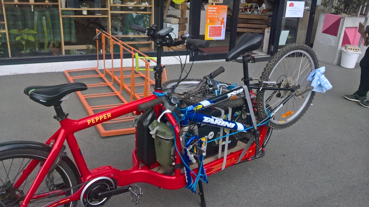 LoopDetected's tweet image. Donated an old bike we had to ReBicycle via Sustainability Trust.  Don&apos;t worry old friend, you&apos;ll ride again! ha ha.
