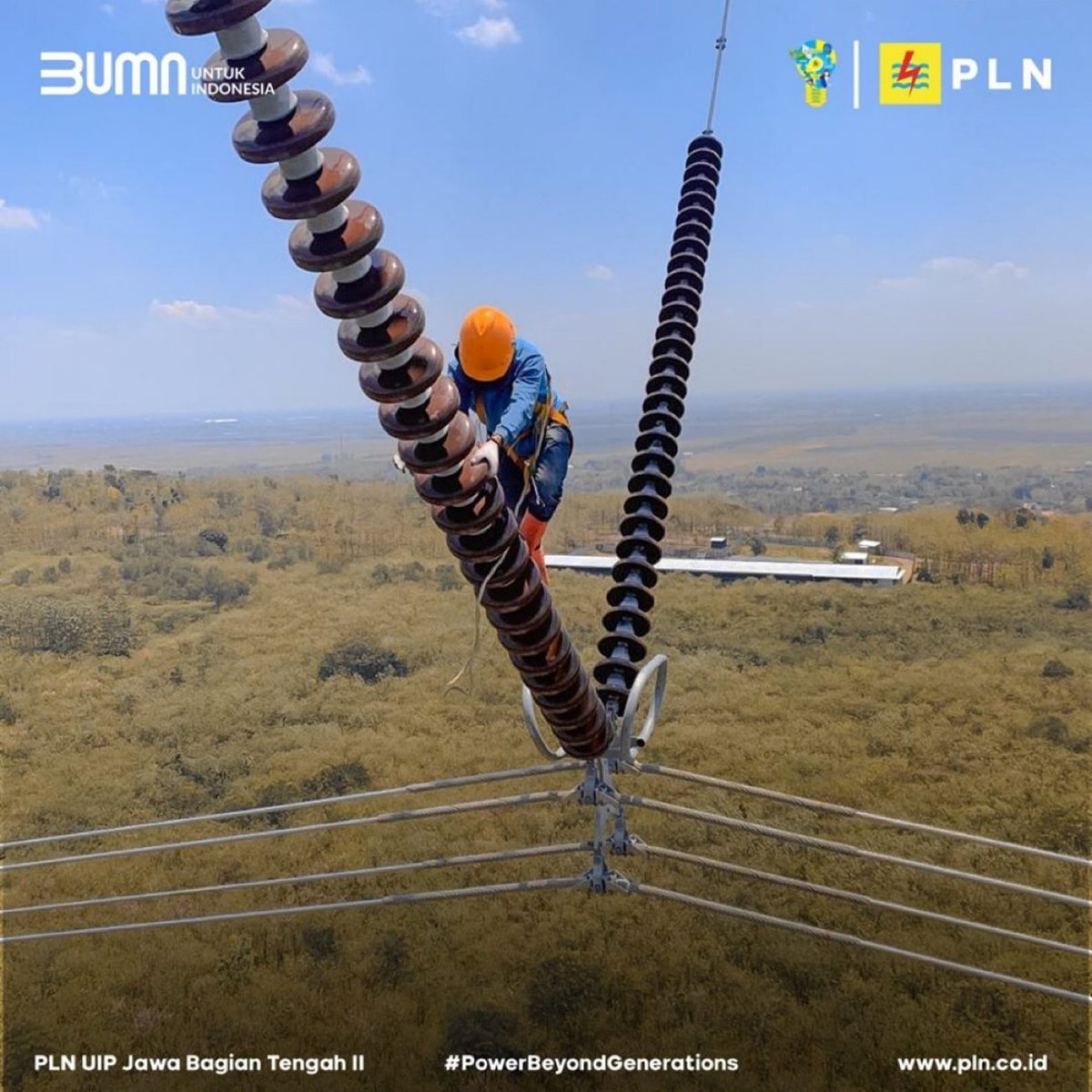 _pln_id's tweet photo. Repost @uipjbt2
• • • • • •
Selamat pagi, electrizen dan PLNers! Siap memulai hari ini? pastinya sudah banyak target &amp; rencana yang ingin direalisasikan.
📷 : Final Check T.261 SUTET 500 kV Tanjung Jati-Tx Sec.4
#powerbeyondgenerations
#listrikuntuksemua
#listrikuntukrakyat https://t.co/IgyoOMDcv4