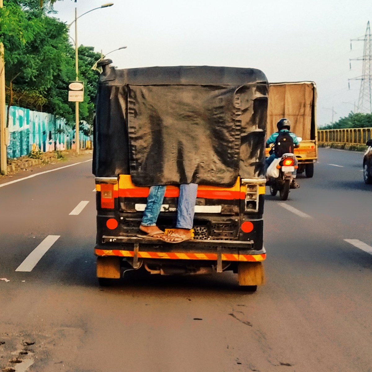 Dekhrahehobinod's tweet image. तळ्यात मळ्यात

#माझाक्लिक 
#shotonmia3