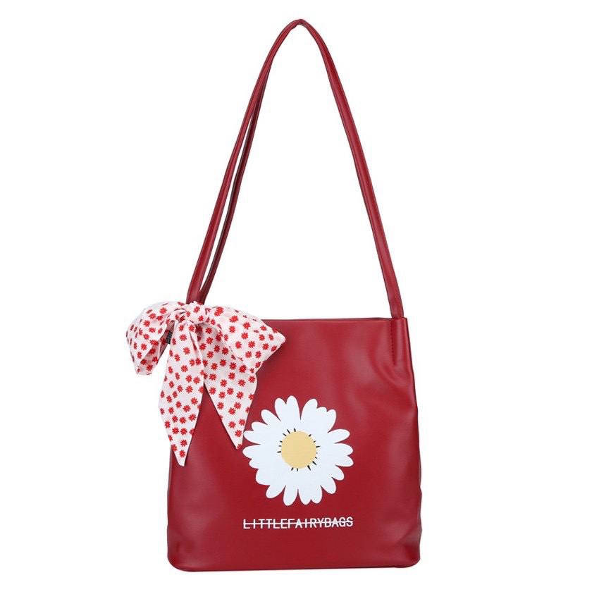 korang suka tak bunga daisy?  Little Fairy Bag ni ada satu ketul bunga Daisy dekat tengah tu and harga RM29 je READY STOCK  POSTAGE : SM RM8 / SS RM11Product Info:Materials: PUDimension: 25cm(L) x 12cm(W) x 26cm(H) (Approx)