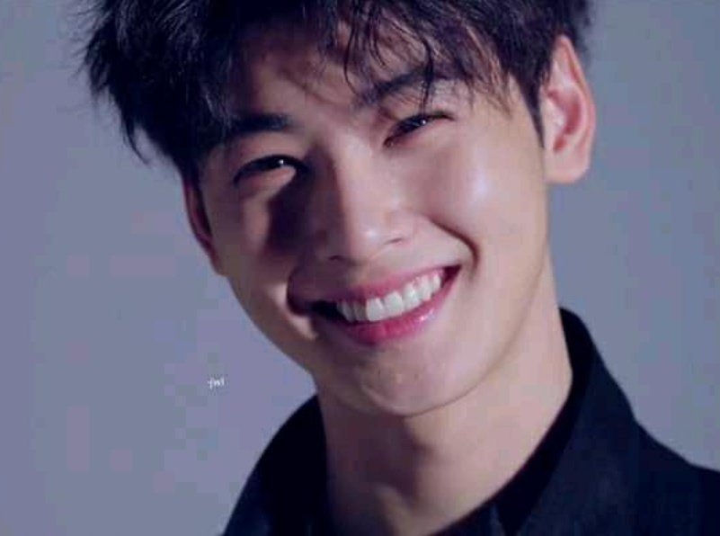 Okay now I'll show when  #차은우 smiles like this! >.<  https://twitter.com/butterjinwoo/status/1310839028535586816