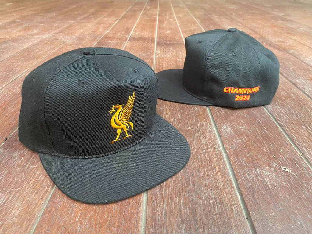 Snapback ciamik, dibordir pulak (bukan sablon ya). Dijamin awettzzz. Gasken yuk langsung. 85rb aja lagi diskon 😁😁😁