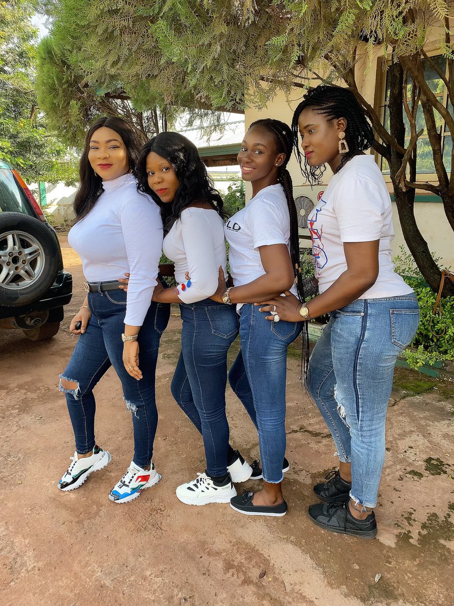 sandybabyonyii's tweet photo. Our pretty Queen is 27💃💃me and my Enugu mercenaries are wishing u the very best life can offer 🥰🥰 #MerMoneyIs27 @BearerShield @Angelrichyify @ChidinmaOchi https://t.co/c61W66hevi
