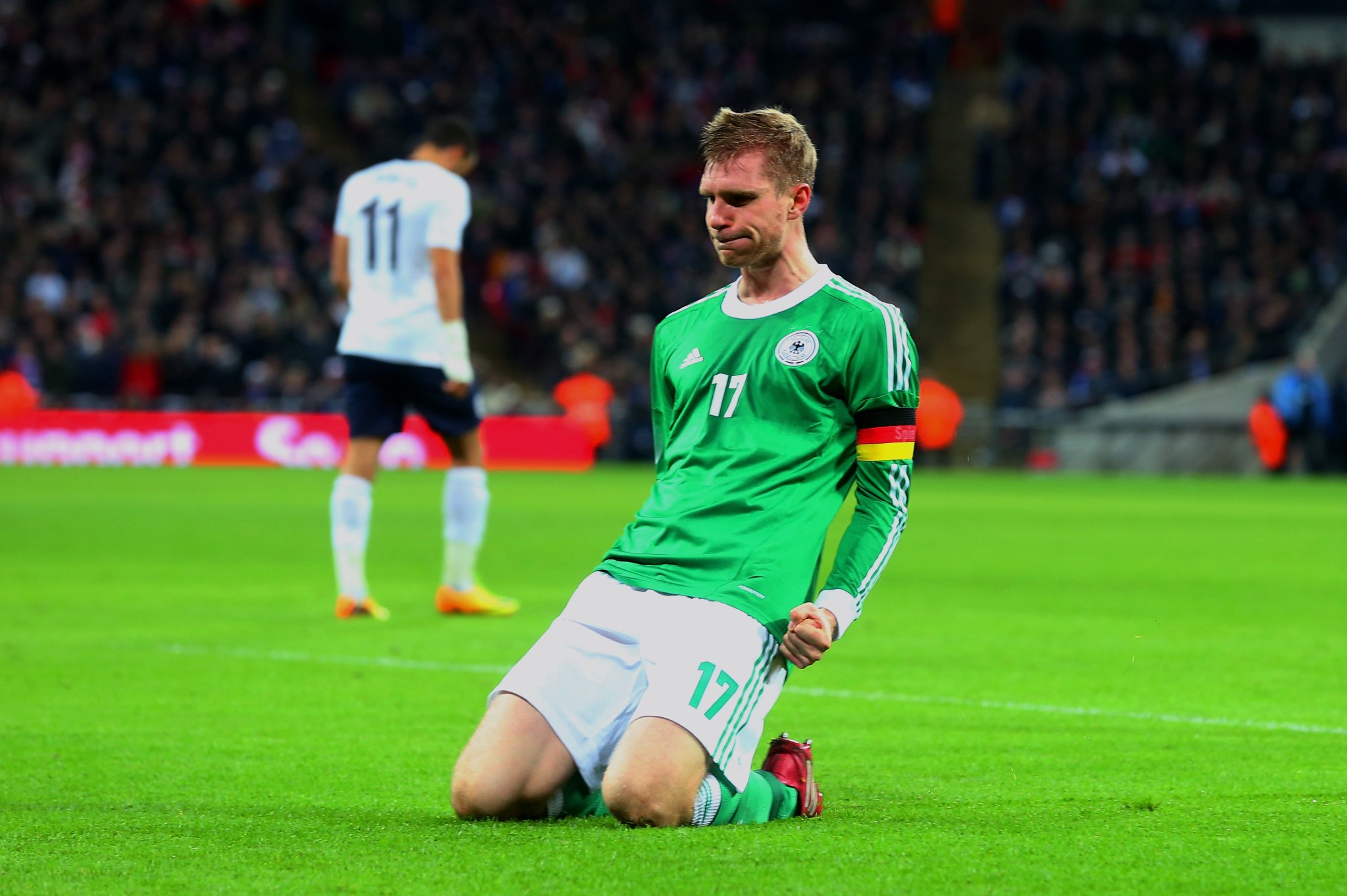3 6 Today Happy Birthday Per Mertesacker  