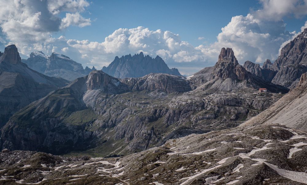 Suunto_Fitness's tweet photo. Follow this historic alpine run celebrating unity!
Eight runners will traverse the frontline where mountain troops once fought.
https://t.co/w3hiLsvhRY
#Suunto #alpinerun #unity https://t.co/mgy2AqZXMv
