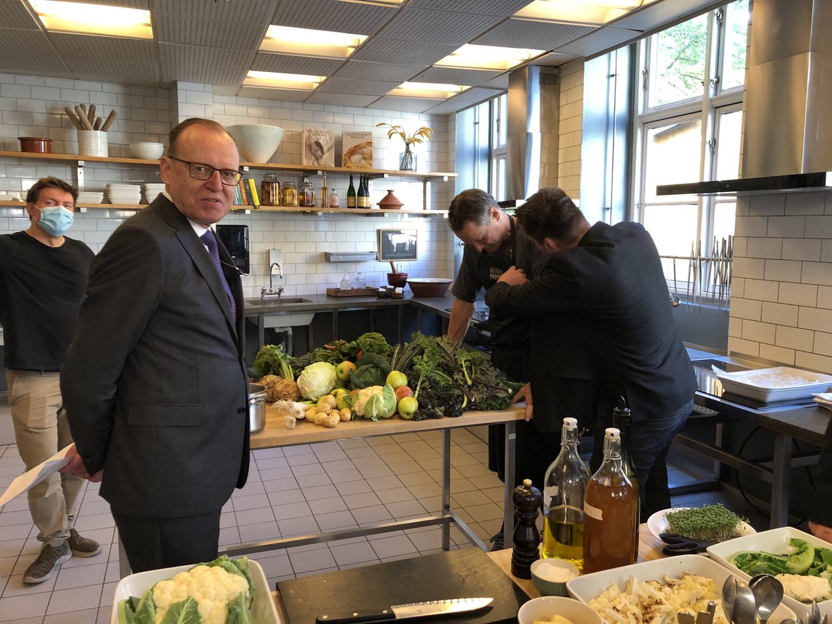 Klar til Madspildsdagen 😃🥦🥕🥬 med lancering af #danmarkmodmadspild med ⁦<a href="/MogensJensenS/">Mogens Jensen</a>⁩, ⁦<a href="/ClausMeyerDK/">Claus Meyer</a>⁩ og Prinsesse Marie 😃 #danmarkreddermaden #onethirddk #stopmadspild