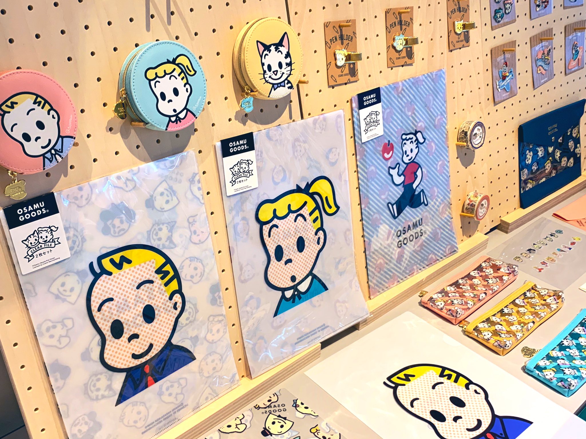 ロフト公式 長年色あせることなく 多くの方に親しまれてきた オサムグッズ ロフト店頭には 10 1発売のほぼ日手帳以外にも 様々なグッズが登場してますので ぜひお立ち寄りください ロフトネットストアでも T Co Eycleyh1na 店舗によりお