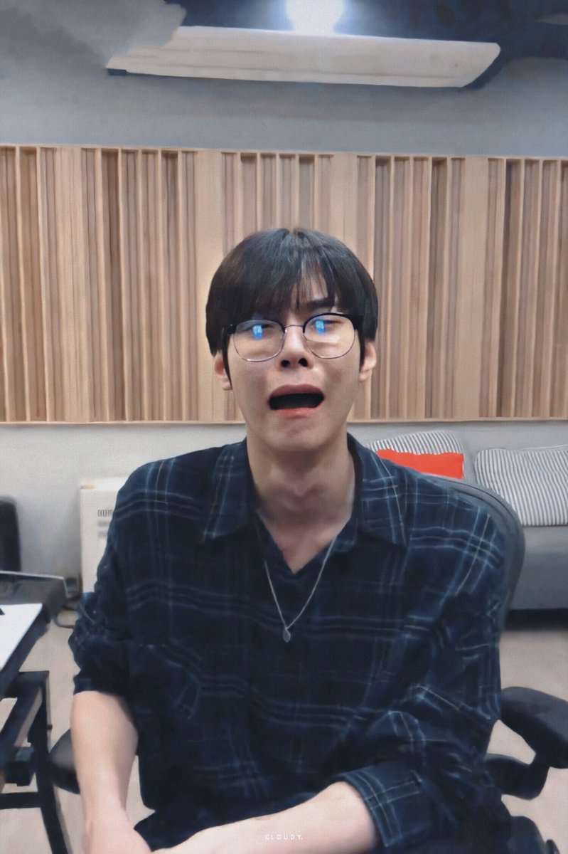 doyoung: screenshot this, use it when you want to cry