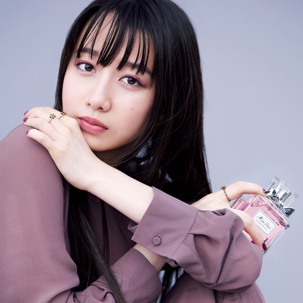 Cocomiを魅了する、ミス ディオールの香りとストーリー。 モダンで好奇