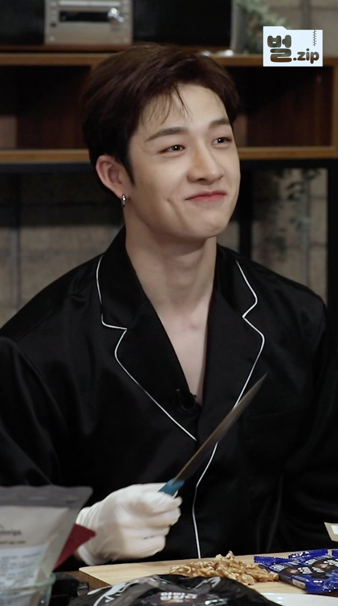 pagelab_studio's tweet photo. [#아잔다] 벌.zip 📁✨
심쿵주의) 멈무이 방찬 모음,,,,,,,,,,💕🐶
극한 ASMR 쇼! '아빠 안 잔다' 스트레이 키즈 편: 방찬이의 벌칙 모먼트만 모아봤습니다. ✂️본편에서 편집된 컷도 별첨!✂️ 지금 확인하세요!👉🏻https://t.co/hgAAYyW4z1

#아빠안잔다 #After_zzZ @Stray_Kids #스트레이키즈 #방찬 https://t.co/t9sXIer2wl