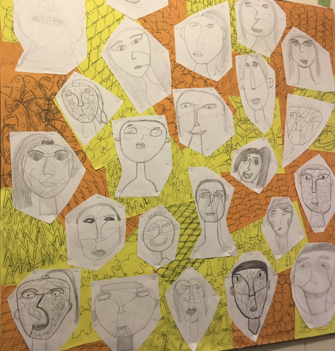 SandyLanePS1's tweet photo. Art selfies in Year 5/6 after a great book based project!@MissDLilley @SAPERE_P4C @clpe1 #CLPEWordsForTheWorld #Myclpe @50TTDBradford #p4c #selfie  #creativecurriculum #ArtistOnTwitter https://t.co/XTGOgKxV4d