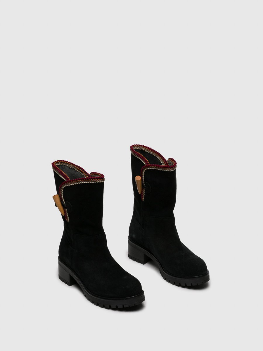 sotoalto's tweet photo. ¿Quién dijo frío?, podrías ser adicta a nuestras botas con pelito por dentro, son supercalentitas.

#sotoalto #leathershoes #madeinspain https://t.co/8okhUqPqJ4