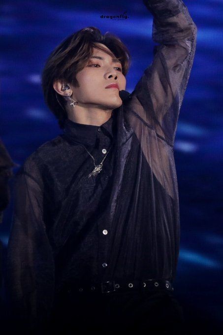 The way he just...changes...on stage. You can feel the charisma in your bones #ateez    #에이티즈  