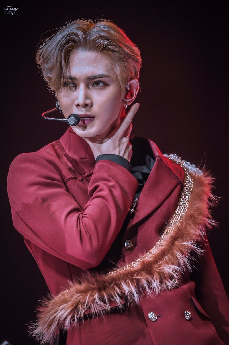 The way he just...changes...on stage. You can feel the charisma in your bones #ateez    #에이티즈  