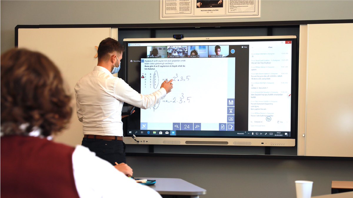 Hibrit eğitim modeli ile dileyen 8.sınıf öğrencilerimiz dersleri okul ile eş zamanlı olarak çevrim içi takip edebiliyor.  

With hybrid learning, 8th grade students can follow the lessons face-to-face or online simultaneously.