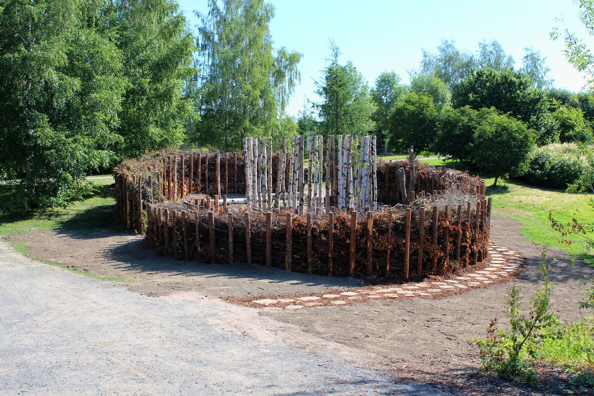 Tänään @VYLry järjestämä #lahopuuwebinaari. Pori mukana luentosarjassa mm. Suomen yhdellä suurimmista lahopuutarhakokonaisuuksista, Porin Kirjurinluodon lahopuutarhalla.
Päivän aiheesta on julkaistu juuri myös #lahopuuopas.

#viherympäristö #lahopuu
#luonnonmonimuotoisuus