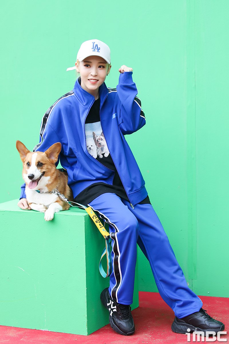 The Seoul Story On Twitter Mamamoo Moonbyul With Her Dogs Daebak Haengwoon And Keongang At Idol Star Dog Championships Rbw Mamamoo