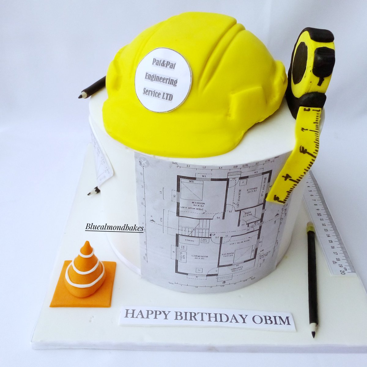 Bluealmondbakes's tweet photo. Please Retweet if you see this post. 😊
#bluealmondbakes #LayconCONQUEROR #LIVARS #Enugutwitter #enugu #cakeforengineer #engineercake #cakeforanengineer #cakeforacivilengineer #enugubakers #enugucakes #cakesinenugu https://t.co/Xop2MLu3Q0