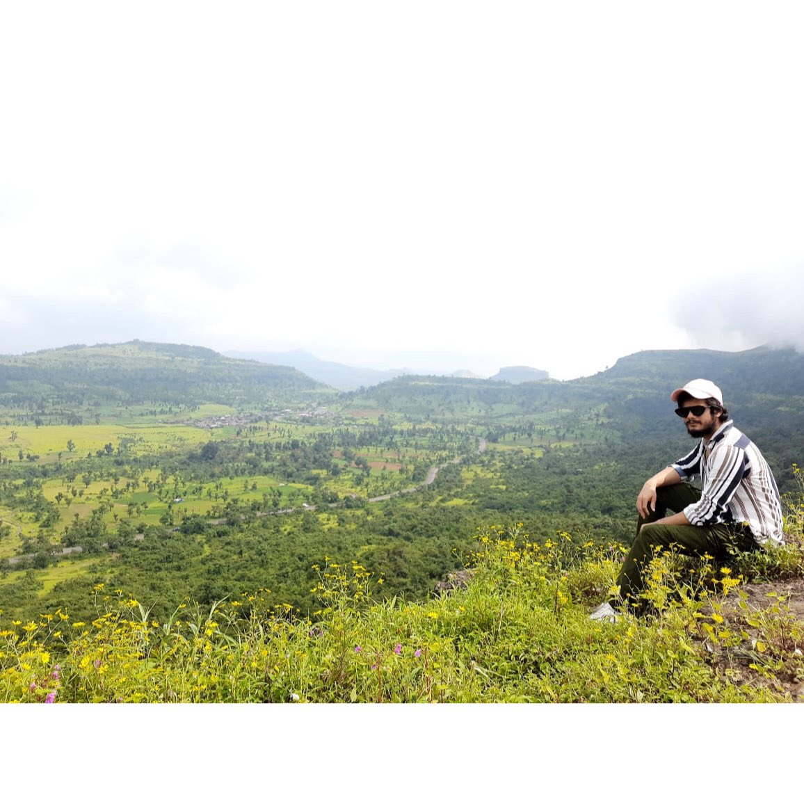 mr_______humpty's tweet image. Serenity 💕 

#saputara #tablepoint #saputaratablepoint #road #trip #roadtrip #gujarat #adventure #awesome #fun