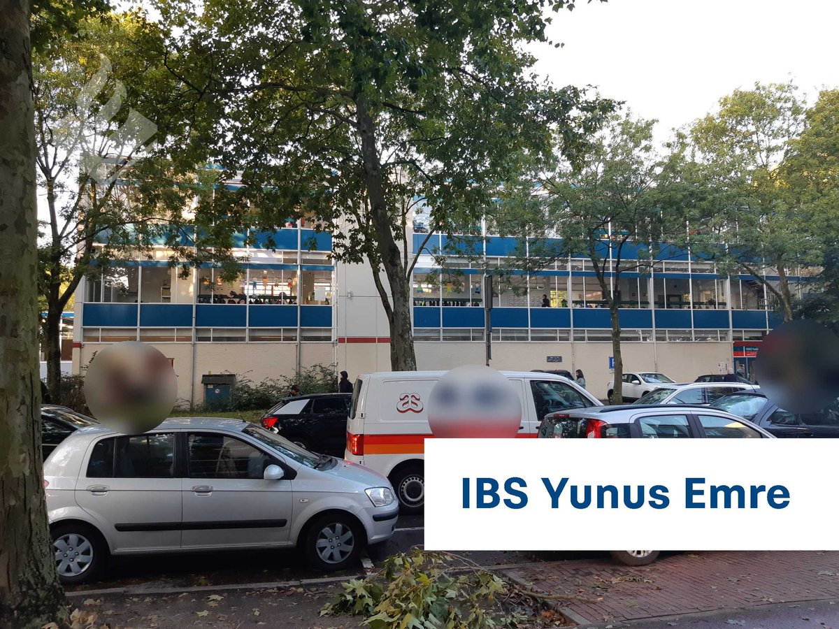 WA_Vrederust's tweet photo. Vanochtend samen met de collega's van het handhavingsteam weer scholenronde gedaan. De vreedzame basisscholen #YunusEmre en #DeSpringplank bezocht.
@vwvrederust #DH247 https://t.co/SssDrLH95n