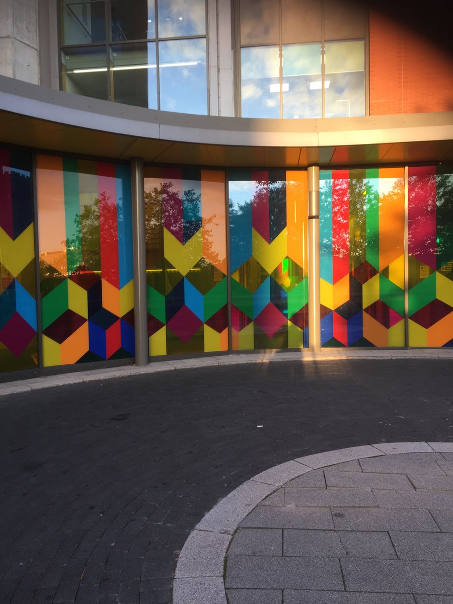 JSomers_'s tweet image. Our new colourful main entrance put a smile 😃 on my face today