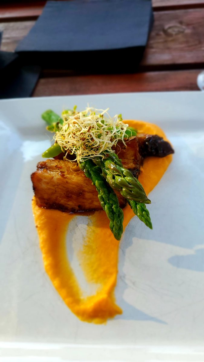 gg0e_'s tweet photo. Over the past weekend we had the opportunity to create some amazing dishes for @bonglez. Thank you for allowing us to showcase our work. https://t.co/P2m5IkAgjm