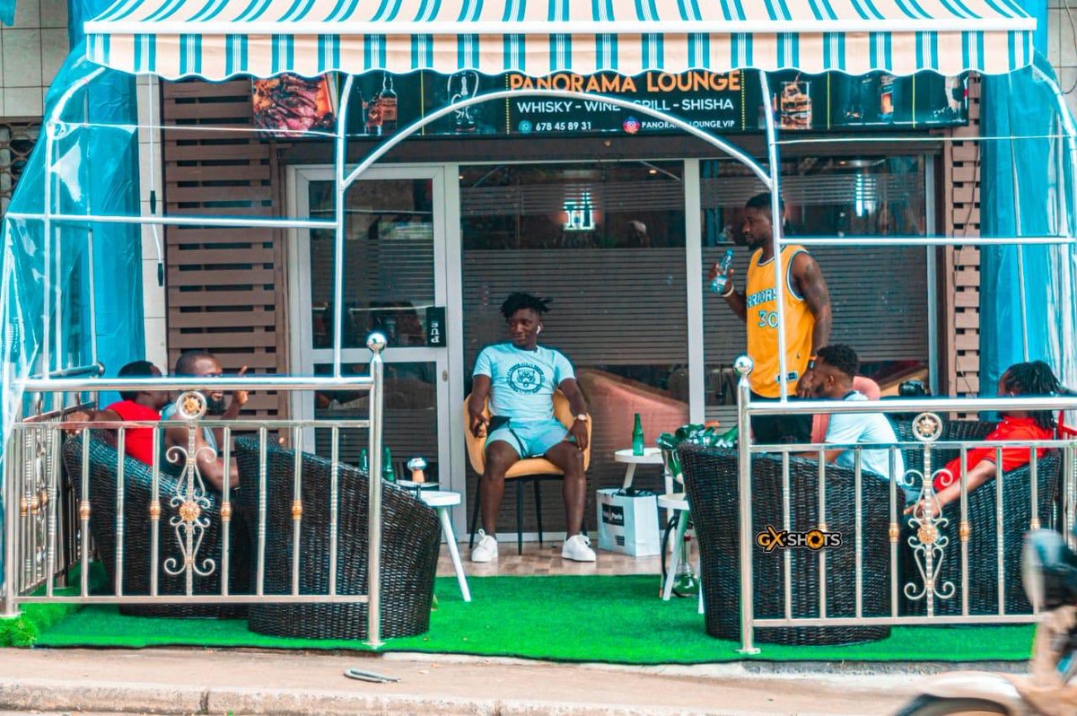 your_favoriti's tweet photo. Are you in D’la or plan to be in dla anytime soon? @LBerryclain has a perfect spot for you and your gang to chill at!!! PANORAMA LOUNGE VIP...
Location: Antenne kotto...
#FunDayEveryDay 🥳🍷🍾🥂🥃
“Mimbo dey ma system like ma drip be na ISENBECK🍻” 😂
#Mboko https://t.co/Pdlu7ZrGOZ