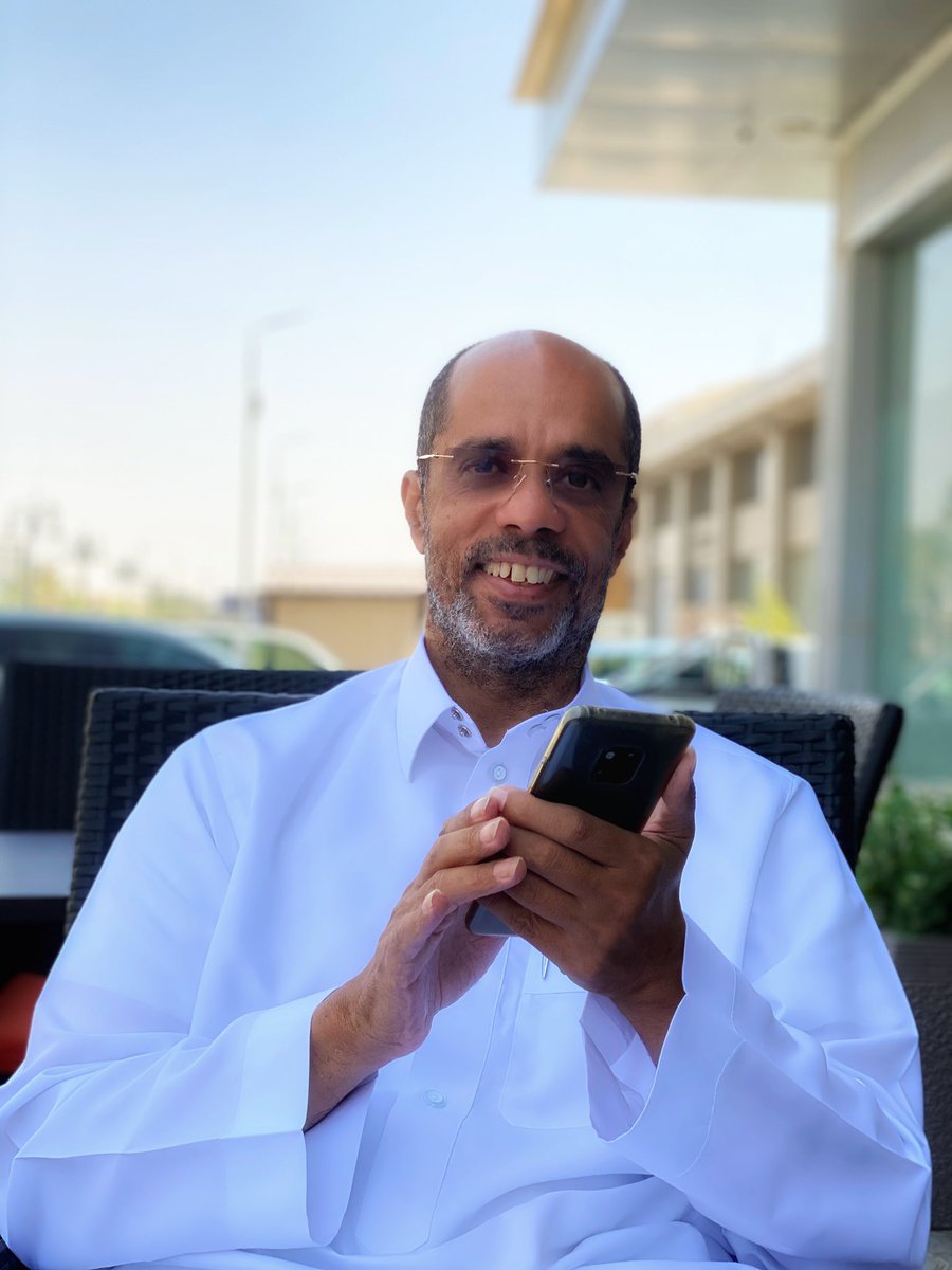 adelhebrahim's tweet photo. أكن لهذا الرجل الكثير من الحب، تجمعني به ذكريات لا تنسى، اجتهد في حياته حتى حقق ما يريد، واجه الصعوبات وذيلها.. متيقن بأنه سينتصر على المرض تماماً.. 

صاحب الإبتسامة المعهودة، العم عطا بن منصور العودة @Ataaouda ❤️

قصة حب من نوع خاص
وحكاية رجل لا تسعه كلمات https://t.co/DFsdbiXzfR