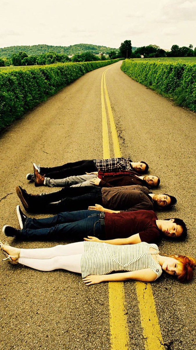 OutParamore tweet picture
