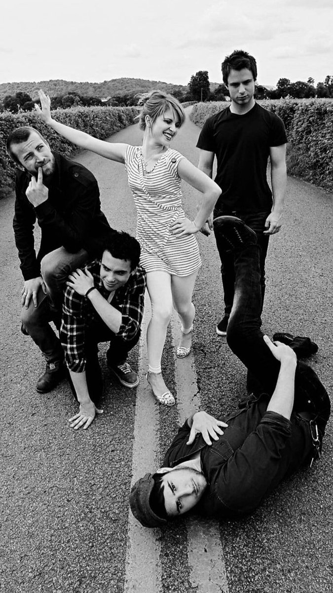 OutParamore tweet picture