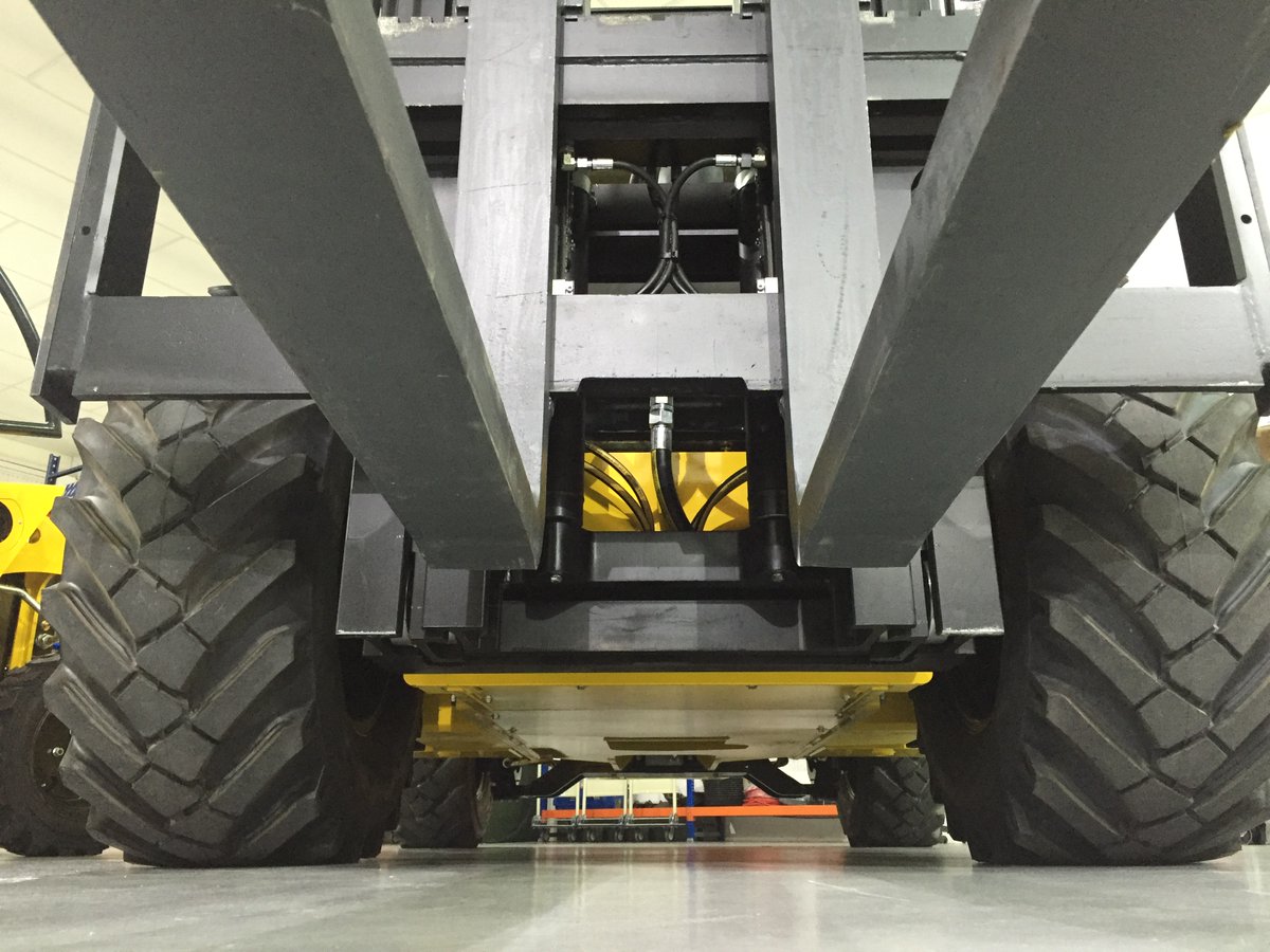 The Bomaq team has one new member: we have just confirmed a new partnership for UAE, with the Company United Alsaqer Heavy Equipment.

A new B50 MP 4WD is on the way, prepared to work at 50ºC and extra dusty environment.

uashe.com
alsaqergroup.com