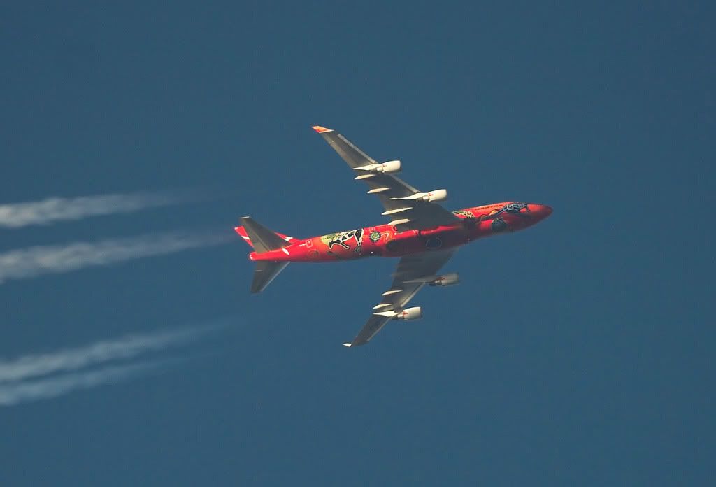 rnavspotters's tweet photo. @Boeing 747, VH-OEJ, @Qantas (Wunala Dreaming Livery). Flight QFA5 from @SydneyAirport🇦🇺 to @Airport_FRA🇩🇪 via @ChangiAirport🇸🇬  
Photo by michalw, 20.05.2009

#Boeing #B747 #rnavspotting #planespotting #aviationlovers #contrailspotting #avgeek #fl380 #Qantas #potn #retro https://t.co/BEwvPJTcXU
