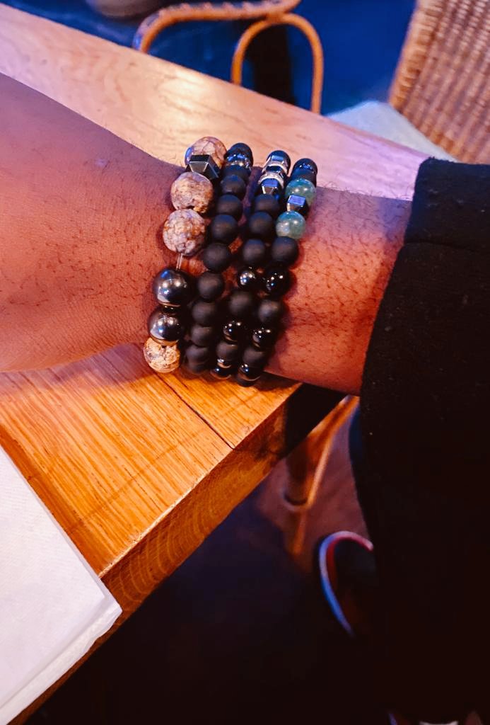 Mininga_Bijoux's tweet photo. Life isn't perfect but your accessories can be💕
Accessories are like vitamins to fashion💕
La vie n'est pas parfaite mais vos accessoires peuvent l'être💕
Les accessoires sont comme des vitamines à la mode💕
#Mininga #bijoux #bracelets #pierresnaturelles #MadeInCameroon https://t.co/QuegB3enBT