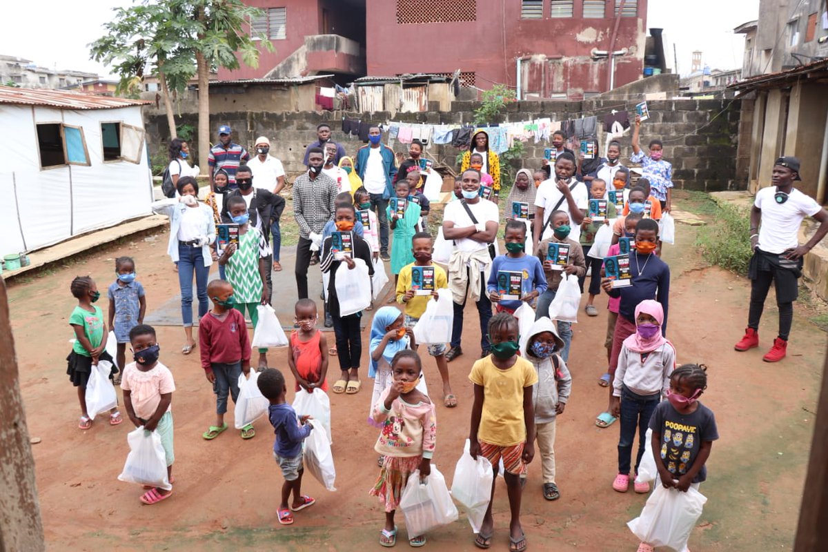 dharmosy1's tweet photo. CLEAN UP PROJECT AT EGBEDA ALIMOSHO LGA & DISTRIBUTION OF BACK TO SCHOOL PALLIATIVES TO CHILDREN IN OREMEJI SHASHA COURTESY OF THE MOREMI YOUTH AMBASSADORS..
Every global action begins with a local action
#mydp2020
#teammajestic
#youthchangemakers
#YouthWorkChangesLives https://t.co/lX5QyFKqeT