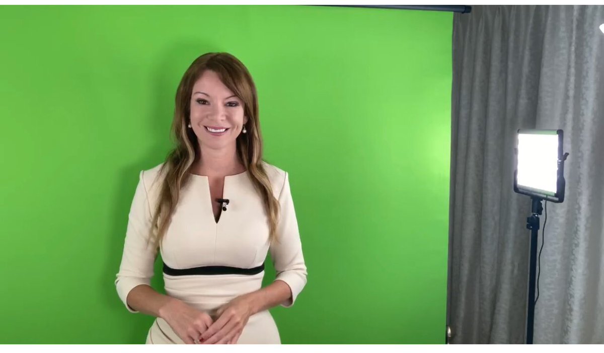 lizzieweather's tweet photo. Green screen bedroom magic #wfh . Colleagues look much more bored and tired than usual... 🧐 https://t.co/HLwpMFQtHf