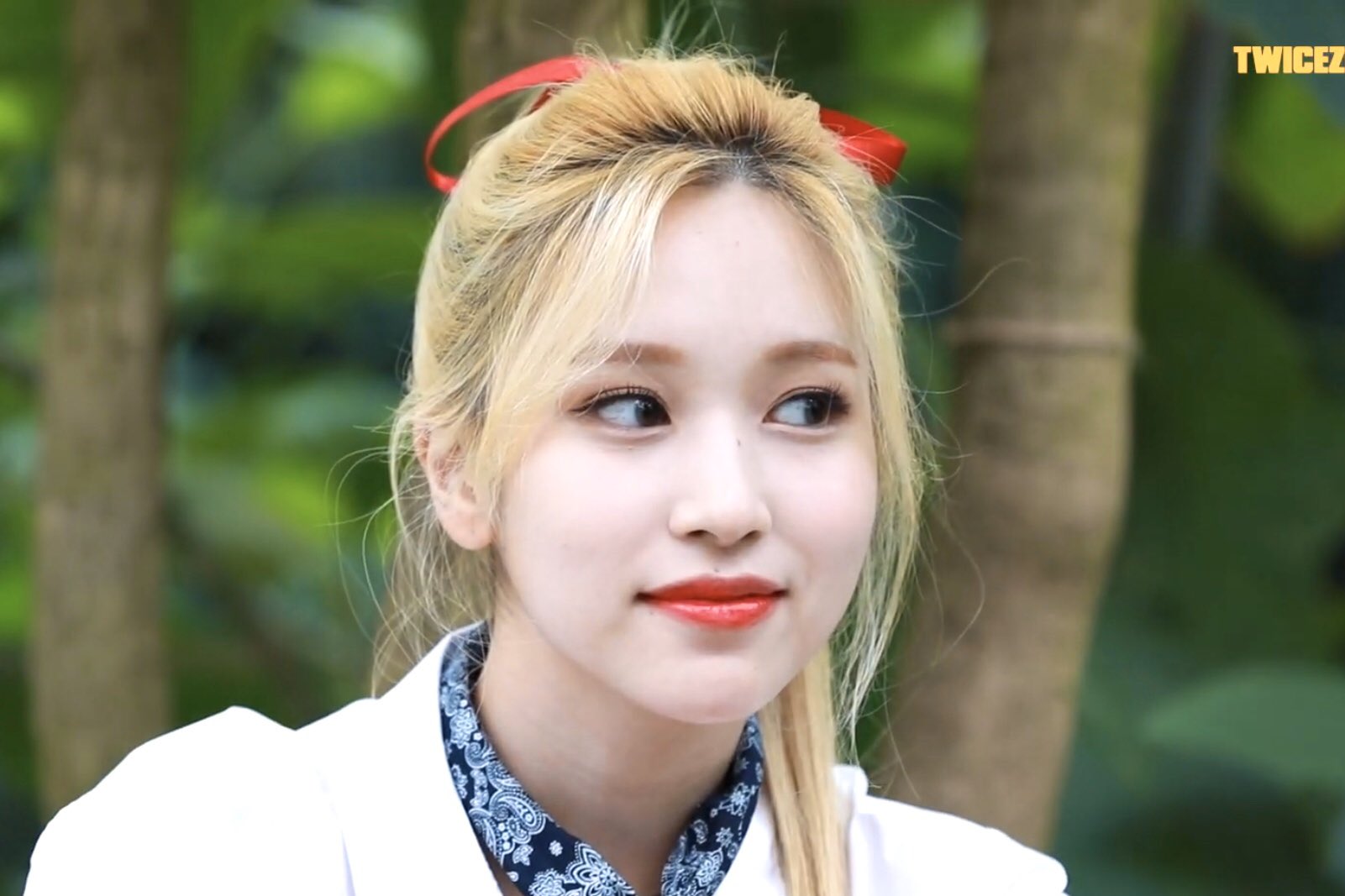 How to get Twice Blonde Hair!👱‍♀️ Game Name: Twice Square