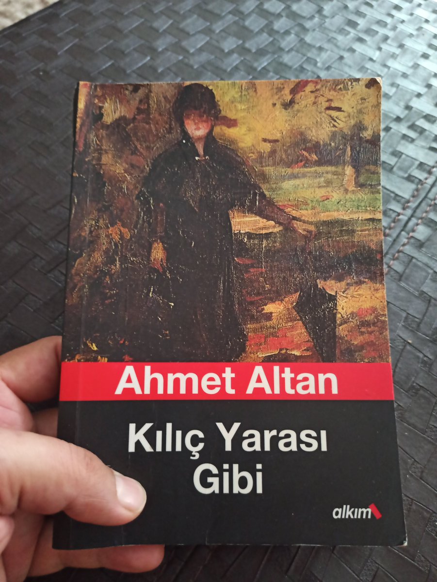 Yeni bir Ahmet Altan kitabı ve yeni heyacanim 👍 izinde şu zamanda dışarda dolaşmaktan daha iyidir 🙏

#AhmetAltan 
#Kılıçyarasıgibi
#özlüsözler #kitap #kitapsever #kitapsızasla #kitapkurdu #okumak #neokusam