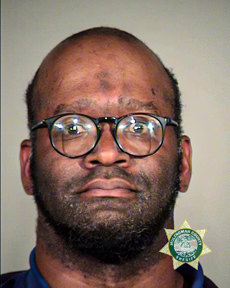 Arrested at the violent Portland BLM-antifa protest & quickly released without bail:Michael Smith, 42, of Beaverton, Ore. https://archive.vn/nnmXb Ian Overcash, 18, of Portland: felony assault of an officer, resisting arrest & much more  https://archive.vn/214x9  #PortlandRiots