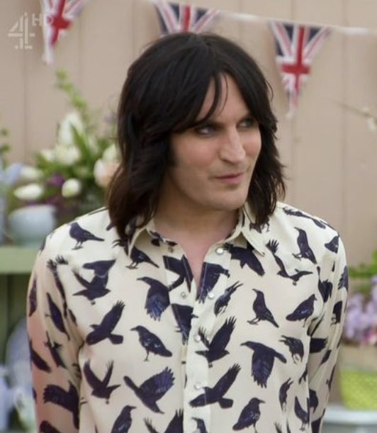 Noel Fielding as cakes.A thread. #GBBO  