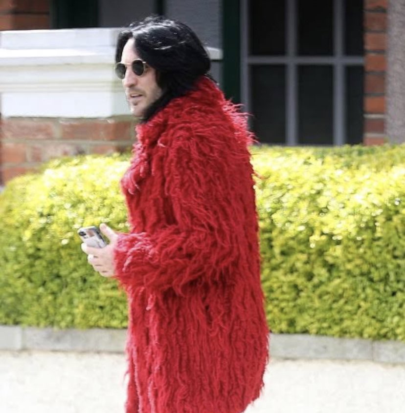 Noel Fielding as cakes.A thread. #GBBO  