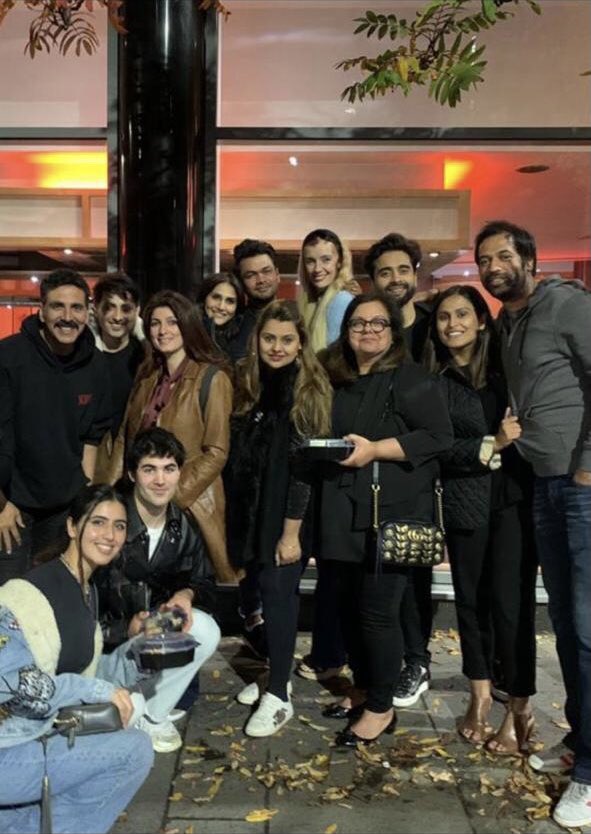Akshay Kumar (@akshaykumar) on Twitter photo So many happy faces in one frame...that’s the result of a good schedule. Goodbye Glasgow, hello London 😁 #BellBottom <a href="/Vaaniofficial/">Vaani Kapoor</a> <a href="/ranjit_tiwari/">Ranjit M Tewari</a> <a href="/jackkybhagnani/">Jackky Bhagnani</a> <a href="/honeybhagnani/">Deepshikha DDeshmukh</a> <a href="/poojafilms/">Pooja Entertainment</a> <a href="/EmmayEntertain/">Emmay Entertainment</a> So many happy faces in one frame...that’s the result of a good schedule. Goodbye Glasgow, hello London 😁 #BellBottom <a href="/Vaaniofficial/">Vaani Kapoor</a> <a href="/ranjit_tiwari/">Ranjit M Tewari</a> <a href="/jackkybhagnani/">Jackky Bhagnani</a> <a href="/honeybhagnani/">Deepshikha DDeshmukh</a> <a href="/poojafilms/">Pooja Entertainment</a> <a href="/EmmayEntertain/">Emmay Entertainment</a>