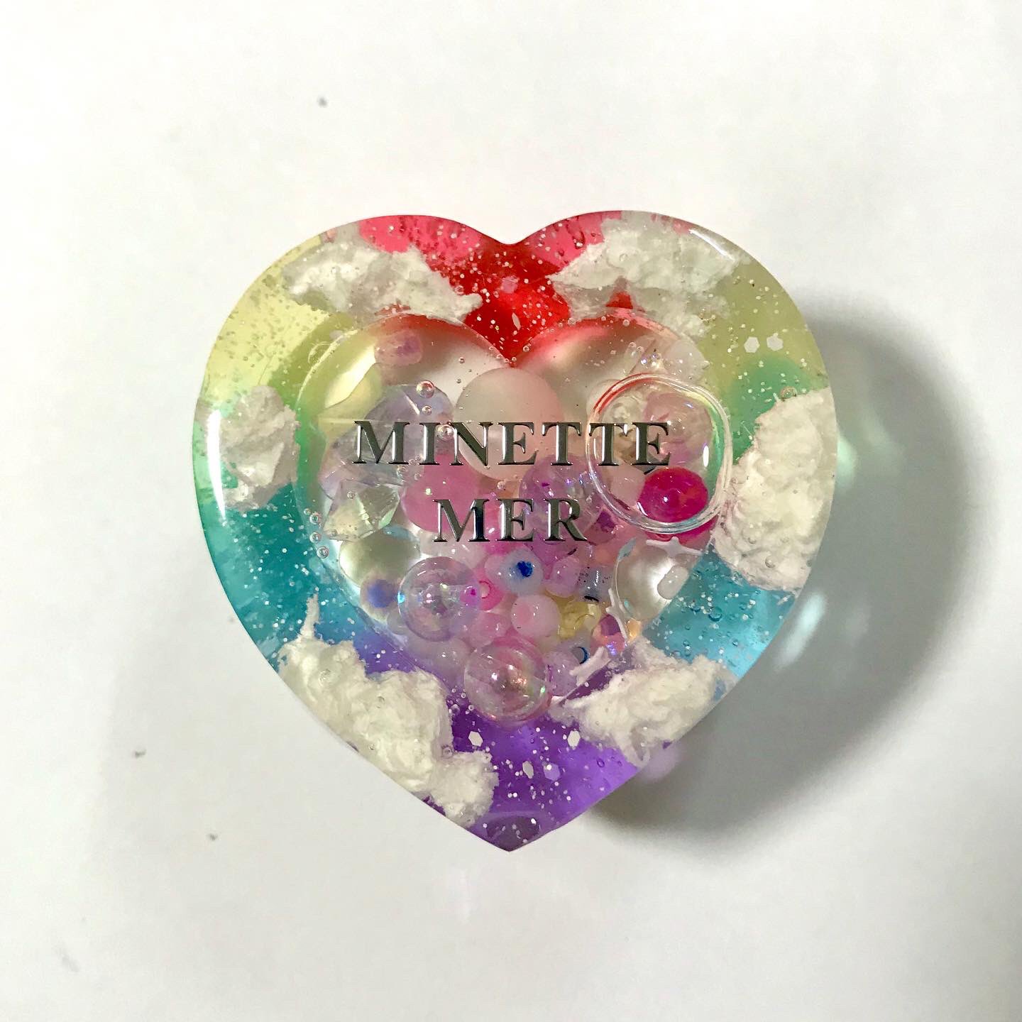 エリリン オーダーメイド 虹色に雲入りの ハートシェイカーグリップトック ハートキーリング ハートシェイカー ハートキーホルダー ハートモールド レジンシェイカー レジンハンドメイド シャカシャカ オーダーメイド スマホグリップ グリップ