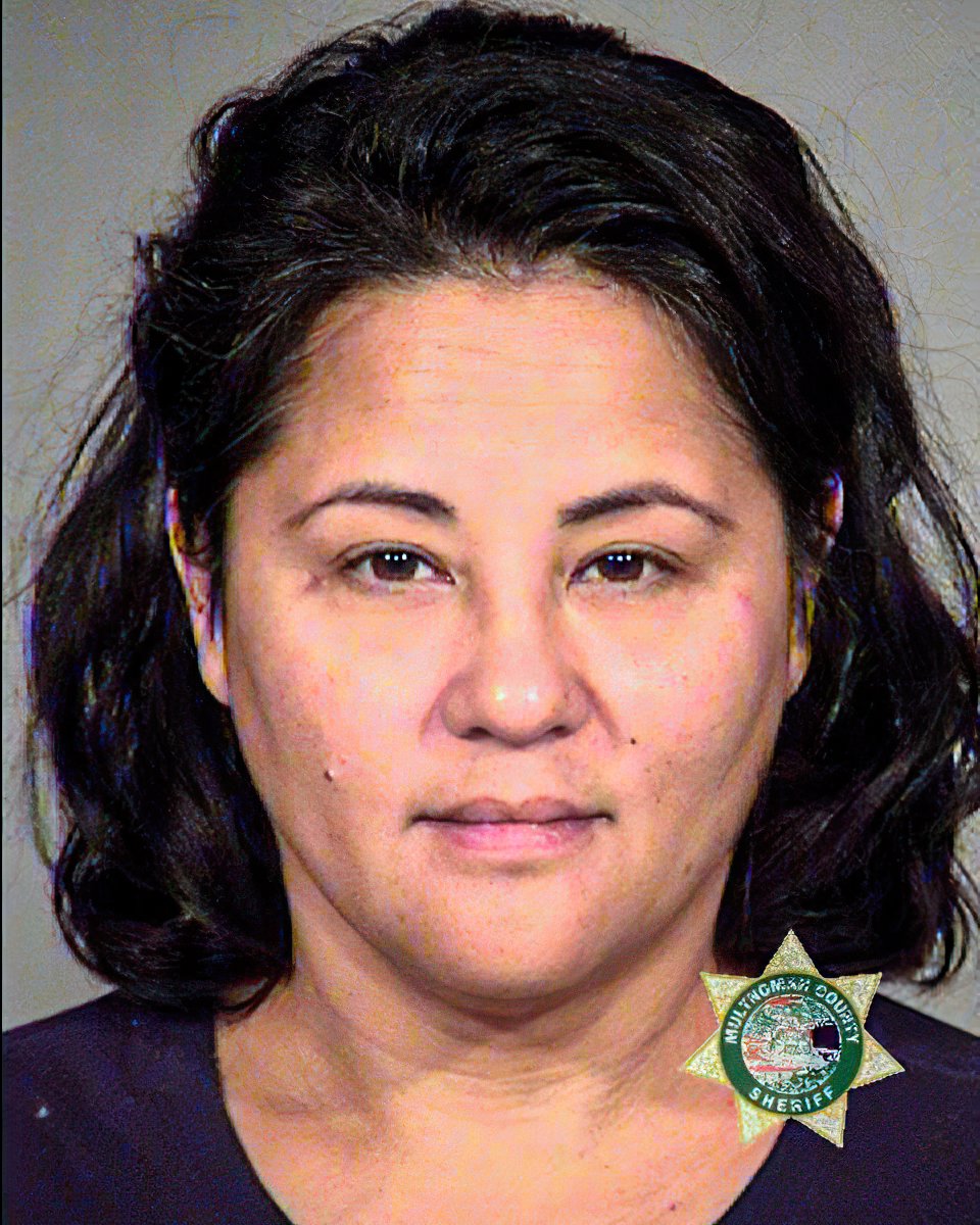 Arrested at the violent Portland  #antifa protest & quickly released without bail:Mitchell Lindsay, 28: felony riot, felony assault of officer & more  https://archive.vn/sFoXv Corina A. Rampola, 48, of Corvallis: Resisting arrest, disorderly conduct & more  https://archive.vn/bK2zu 