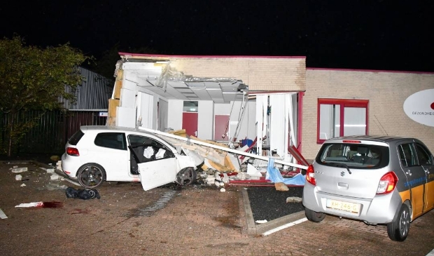 Man aangehouden die tegen gevel gezondheidscentrum in Vlissingen reed - ..