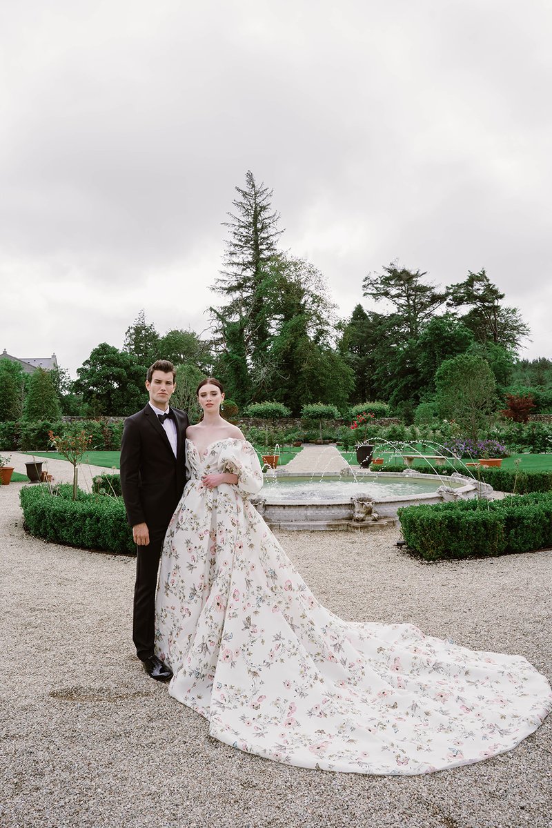 An Irish fairy-tale at @BallynahinchCastle
Wedding Gown: Tuileries by <a href="/M_Lhuillier/">Monique Lhuillier</a> 
Photography: <a href="/storyofeve/">story of eve</a> 
Full gallery:  brownsbride.com/an-irish-fairy…